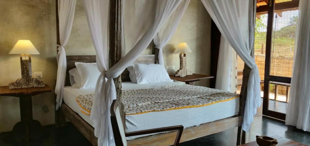 The Artist Cottages Morjim Ngoại thất bức ảnh
